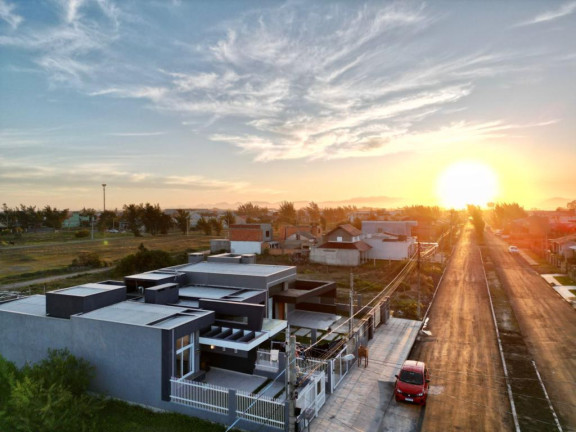 Imagem Casa com 2 Quartos à Venda, 73 m² em Guarani - Capao Da Canoa