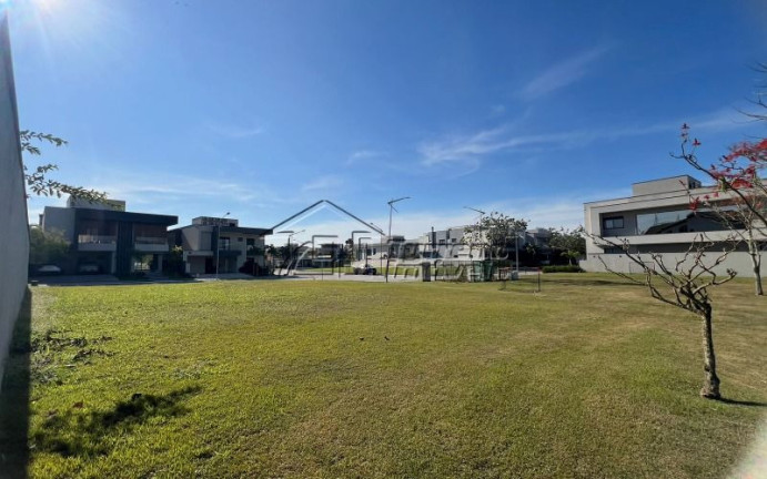 Imóvel à Venda, 500 m² em Jardim Do Golfe - São José Dos Campos