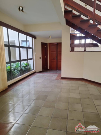 Imagem Casa com 9 Quartos para Alugar, 600 m² em Centro - Jacareí