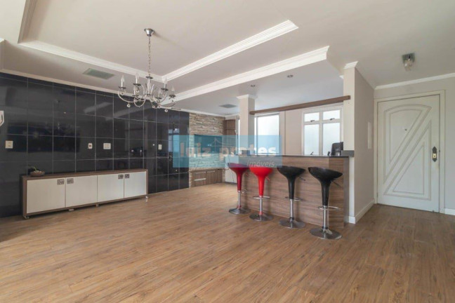 Imagem Apartamento com 3 Quartos à Venda, 117 m² em Moinhos De Vento - Porto Alegre