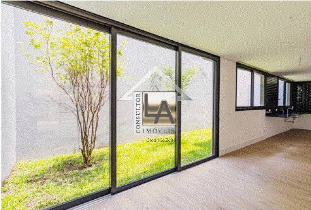 Imagem Casa com 3 Quartos à Venda, 355 m² em Moema - São Paulo Imagem Casa com 3 Quartos à Venda, 355 m² em Moema - São Paulo