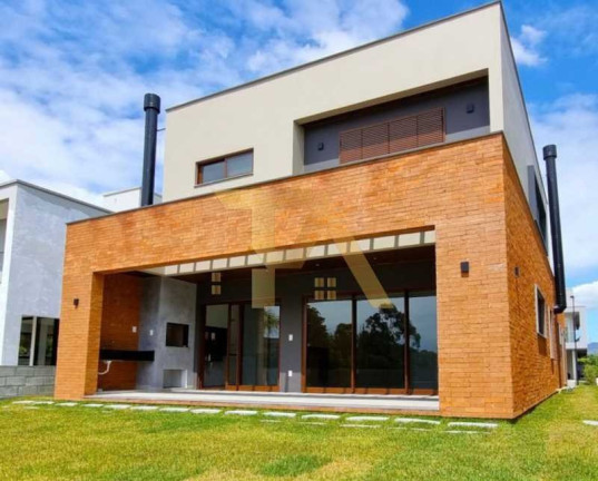 Imóvel com 4 Quartos à Venda,  em Ouvidor - Garopaba