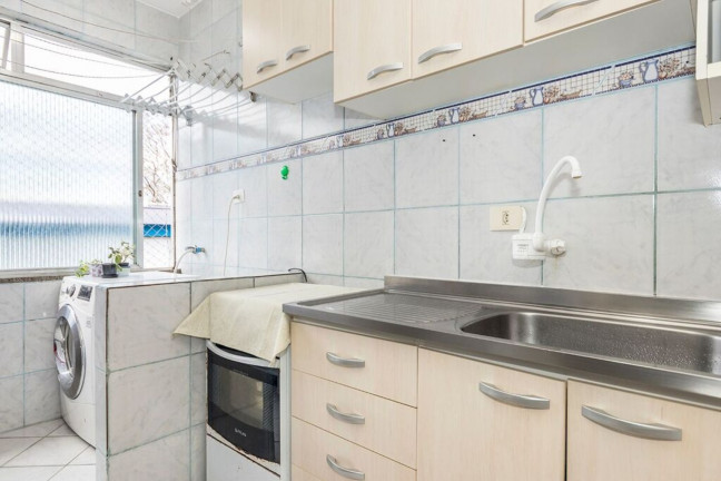 Imagem Imóvel com 2 Quartos à Venda, 47 m² em Cristal - Porto Alegre Imagem Imóvel com 2 Quartos à Venda, 47 m² em Cristal - Porto Alegre