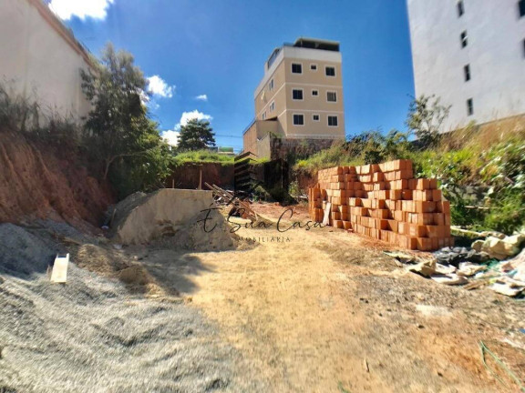 Foto do imóvel Terreno à Venda, 360 m² em Cabral - Contagem