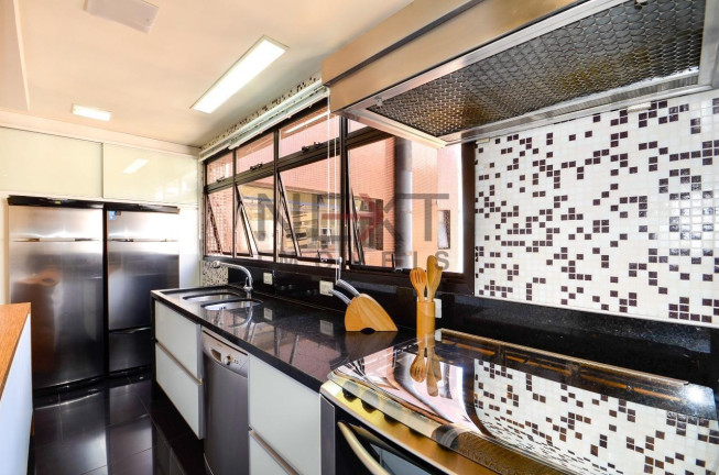 Imagem Apartamento com 3 Quartos à Venda, 262 m² em água Verde - Curitiba