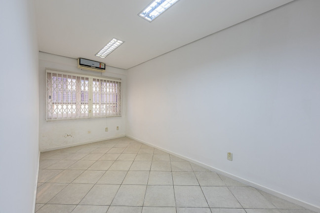 Imagem Imóvel Comercial à Venda, 237 m² em Rio Branco - Porto Alegre Imagem Imóvel Comercial à Venda, 237 m² em Rio Branco - Porto Alegre