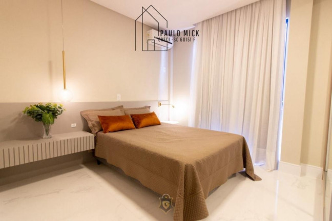 Apartamento com 3 Quartos à Venda,  em Meia Praia - Itapema