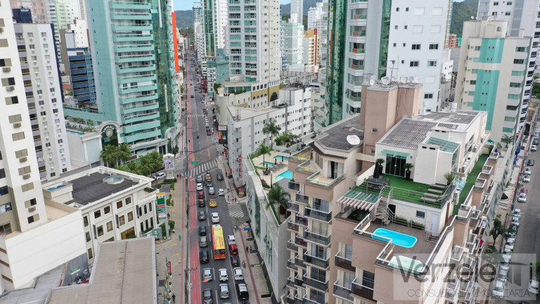 Imagem Apartamento com 4 Quartos para Temporada, 250 m² em Centro - Balneário Camboriú Imagem Apartamento com 4 Quartos para Temporada, 250 m² em Centro - Balneário Camboriú
