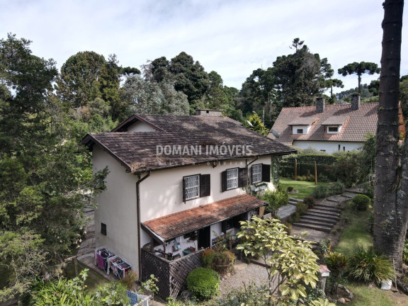 Imagem Casa com 4 Quartos à Venda, 210 m² em Região De Capivari - Campos Do Jordão