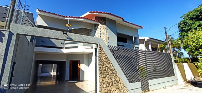 Imagem Sobrado à Venda, 376 m² em Zona I - Umuarama