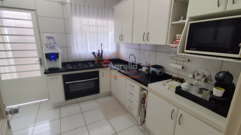 Imagem Casa com 3 Quartos à Venda, 200 m² em Jardim Longatto - Mogi Mirim Imagem Casa com 3 Quartos à Venda, 200 m² em Jardim Longatto - Mogi Mirim