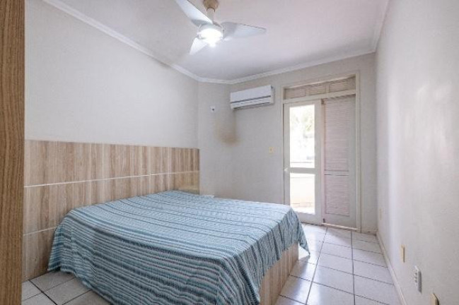Imagem Sobrado com 3 Quartos à Venda, 160 m² em Cachoeira Do Bom Jesus - Florianópolis
