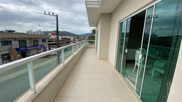 Imagem Casa com 3 Quartos à Venda, 387 m² em Cedros - Camboriú Imagem Casa com 3 Quartos à Venda, 387 m² em Cedros - Camboriú