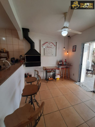 Imagem Casa com 3 Quartos à Venda, 300 m² em Laranjal - Pelotas Imagem Casa com 3 Quartos à Venda, 300 m² em Laranjal - Pelotas