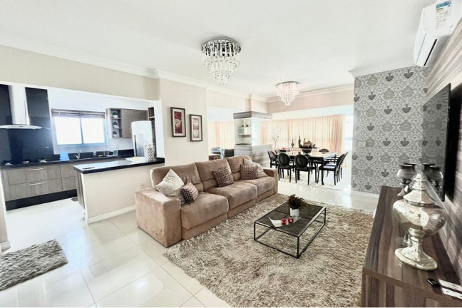 Imóvel com 3 Quartos à Venda, 140 m² em Pioneiros - Balneário Camboriú