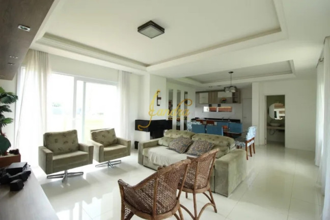 Imagem Casa de Condomínio com 3 Quartos à Venda, 200 m² em Atlantida Sul - Osorio