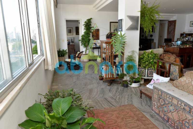 Imagem Apartamento com 4 Quartos à Venda, 240 m² em Copacabana - Rio De Janeiro Imagem Apartamento com 4 Quartos à Venda, 240 m² em Copacabana - Rio De Janeiro