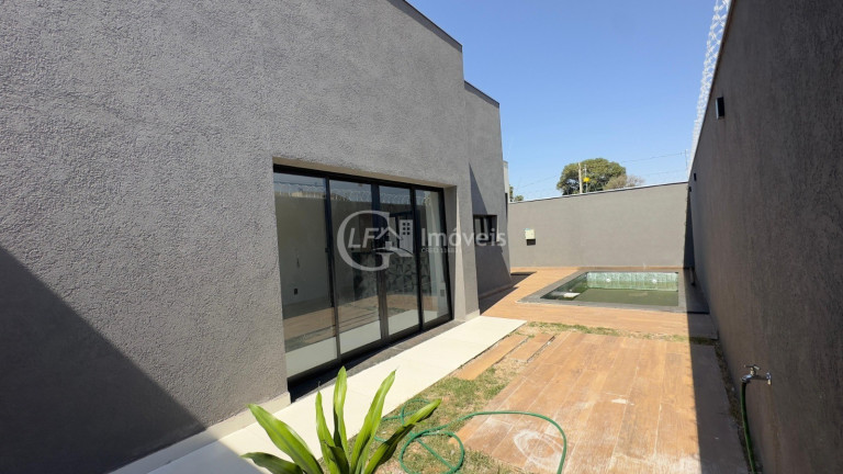 Imagem Casa com 3 Quartos à Venda, 131 m² em São Francisco - Campo Grande Imagem Casa com 3 Quartos à Venda, 131 m² em São Francisco - Campo Grande