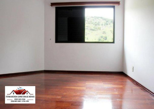 Imagem Casa com 3 Quartos à Venda, 250 m² em Centro - Caldas Imagem Casa com 3 Quartos à Venda, 250 m² em Centro - Caldas