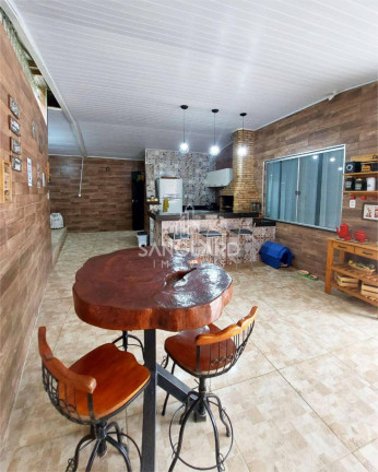 Imagem Casa com 5 Quartos à Venda, 274 m²