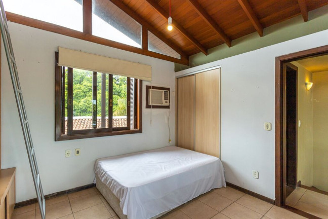 Imagem Casa de Condomínio com 3 Quartos à Venda, 200 m² em Vila Assunção - Porto Alegre