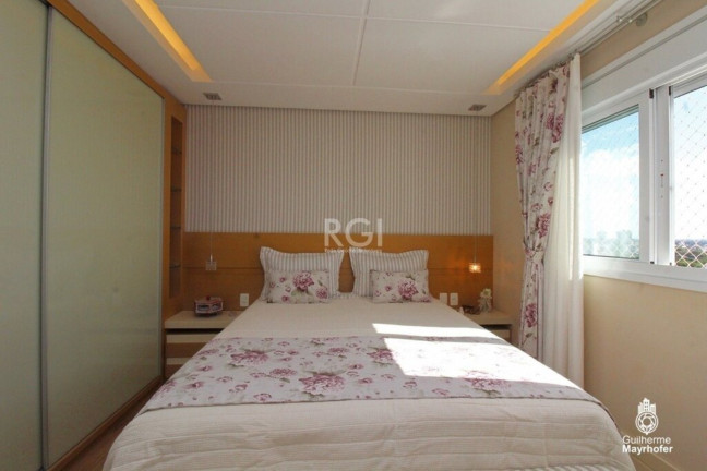 Imagem Imóvel com 1 Quarto à Venda, 150 m² em São João - Porto Alegre Imagem Imóvel com 1 Quarto à Venda, 150 m² em São João - Porto Alegre
