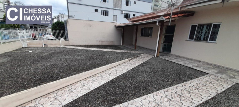 Imagem Casa com 2 Quartos à Venda, 222 m² em Centro - Itajaí