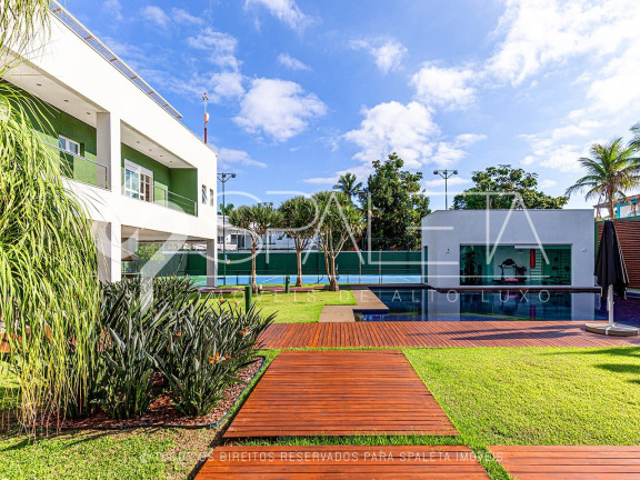Imagem Sobrado com 7 Quartos à Venda, em Praia De Pernambuco - Guarujá Imagem Sobrado com 7 Quartos à Venda, em Praia De Pernambuco - Guarujá