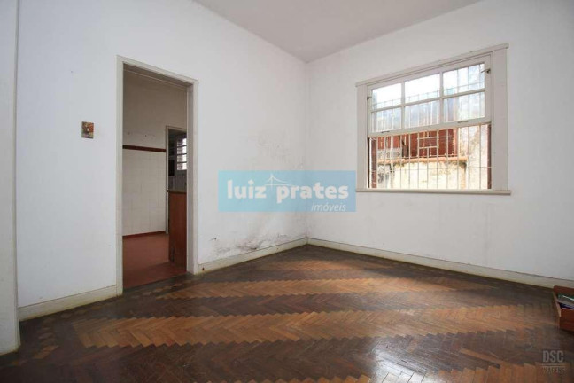 Imagem Casa com 4 Quartos à Venda, 200 m² em Medianeira - Porto Alegre