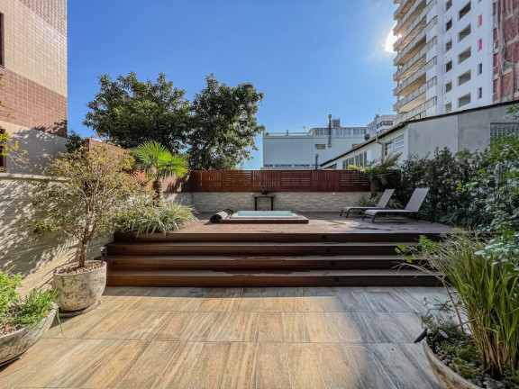 Imagem Imóvel com 3 Quartos à Venda,  em Petrópolis - Porto Alegre