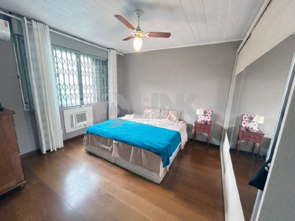 Imagem Casa com 3 Quartos à Venda, 174 m² em Vila Jardim - Porto Alegre Imagem Casa com 3 Quartos à Venda, 174 m² em Vila Jardim - Porto Alegre