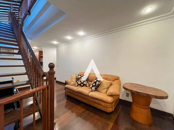 Imagem Casa com 5 Quartos à Venda, 504 m² em Comary - Teresópolis Imagem Casa com 5 Quartos à Venda, 504 m² em Comary - Teresópolis