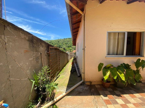 Casa com 3 Quartos à Venda, 300 m² em Santa Terezinha De Minas - Itatiaiuçu