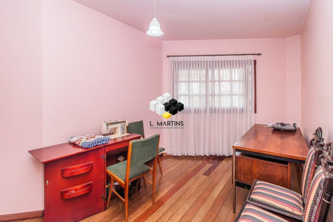 Imagem Casa com 4 Quartos à Venda, 290 m² em Petrópolis - Porto Alegre Imagem Casa com 4 Quartos à Venda, 290 m² em Petrópolis - Porto Alegre