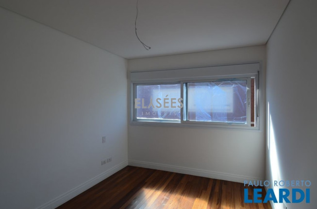 Imagem Sobrado com 4 Quartos à Venda, 321 m² em Vila Morumbi - São Paulo