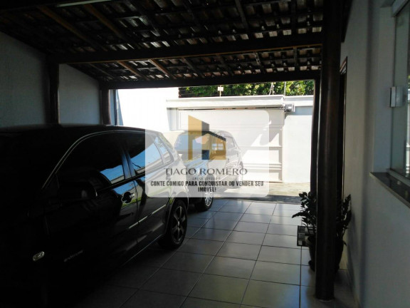 Imagem Casa com 3 Quartos à Venda, 360 m² em Araraquara
