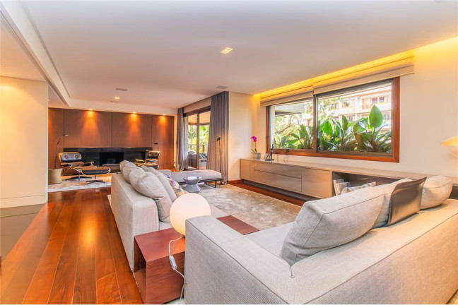 Imagem Apartamento com 3 Quartos à Venda, 322 m² em Moinhos De Vento - Porto Alegre