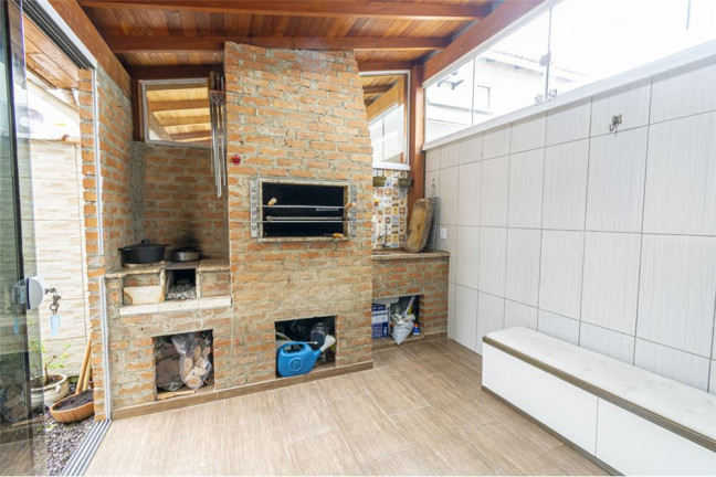 Imagem Casa com 3 Quartos à Venda, em Igara - Canoas Imagem Casa com 3 Quartos à Venda, em Igara - Canoas