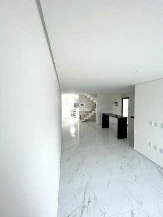 Imagem Casa com 4 Quartos à Venda, 133 m²