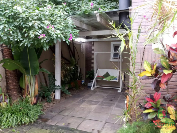 Imagem Sobrado com 3 Quartos à Venda, 150 m² em São Sebastião - Porto Alegre
