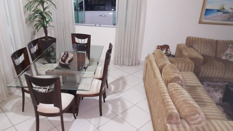 Imagem Sobrado com 3 Quartos à Venda, 864 m² em Setor Araguaia - Aparecida De Goiânia