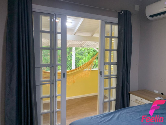 Imagem Casa com 5 Quartos à Venda, 243 m² em Carianos - Florianópolis