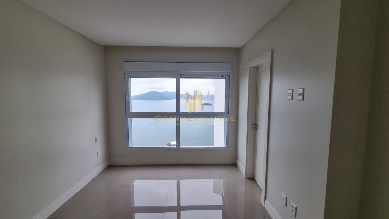 Imagem Apartamento com 4 Quartos à Venda, 160 m² em Pioneiros - Balneário Camboriú