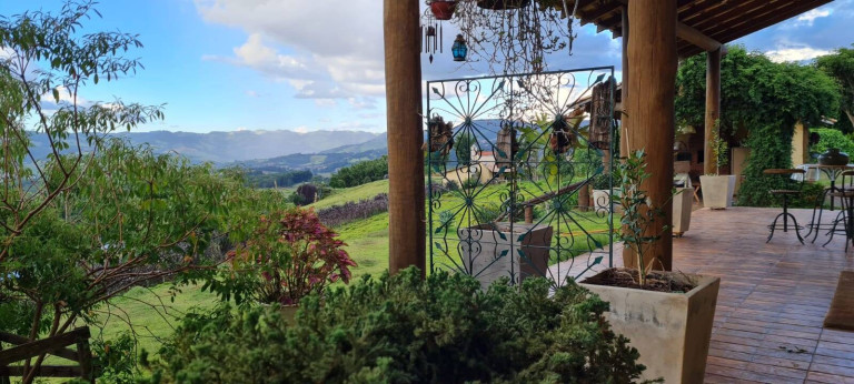 Imagem Chácara com 3 Quartos à Venda, 24.000 m² em Pedra Bela