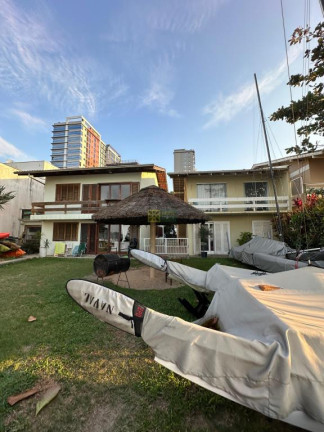 Imagem Casa com 8 Quartos à Venda, 1.177 m² em Balneário Perequê - Porto Belo Imagem Casa com 8 Quartos à Venda, 1.177 m² em Balneário Perequê - Porto Belo