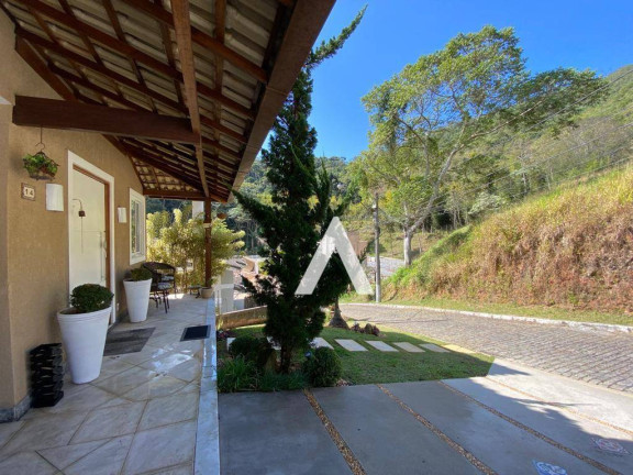 Imagem Casa com 4 Quartos à Venda, 307 m² em Tijuca - Teresópolis