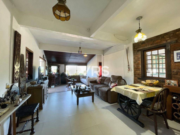 Imagem Casa com 3 Quartos à Venda, 250 m² em Granja Guarani - Teresópolis
