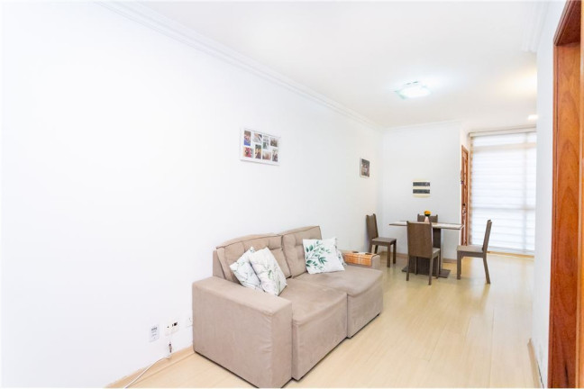 Imagem Apartamento com 2 Quartos à Venda, 60 m² em São João - Porto Alegre Imagem Apartamento com 2 Quartos à Venda, 60 m² em São João - Porto Alegre