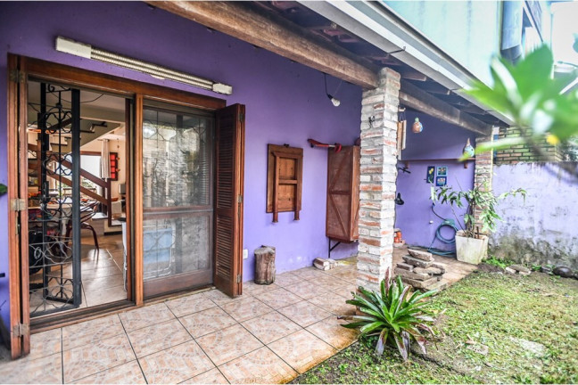 Imagem Casa com 2 Quartos à Venda,  em Serraria - Porto Alegre