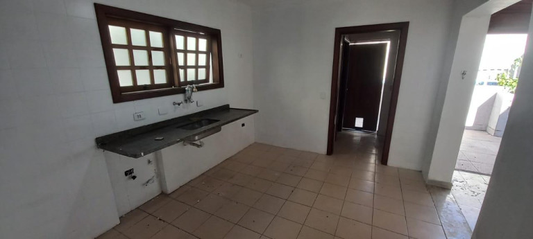 Imagem Imóvel com 3 Quartos à Venda, 150 m² Imagem Imóvel com 3 Quartos à Venda, 150 m²